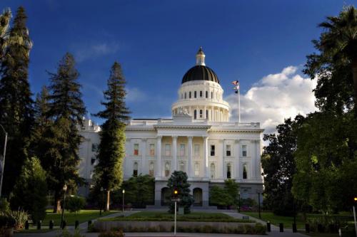 Image of California State Capitol building in Sacramento